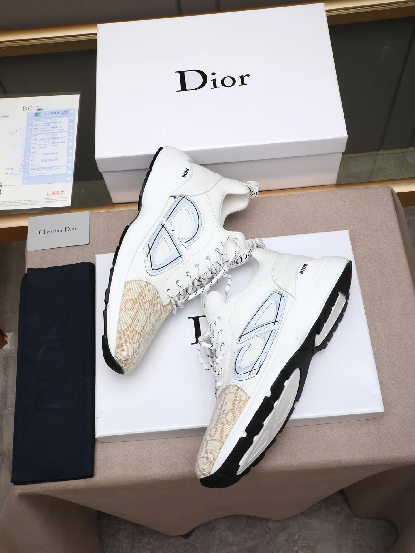 Men's shoes 💰460 💰Dior [Dior] 😘😘High-end series of casual men's shoes, simple and elegant👍👍👍The upper is made of first-layer genuine leather spliced ​​with Dior's special material [sun][sun]; imported first-layer sheepskin lining; special outsole, wear-resistant, lightweight, the overall design is harmonious and unified without lacking personality 👣🌟✨You deserve it! 5 colors😍Sizes 38~44. (45 custom-made) The picture above is a big seller🔥🔥🔥